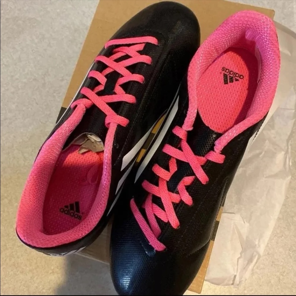 Adidas conquisto FG J (Size 6)